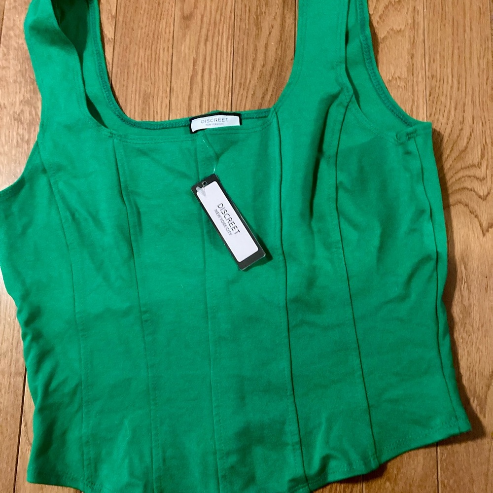 NWT Very cute Green Tank Top - perfect for Summer